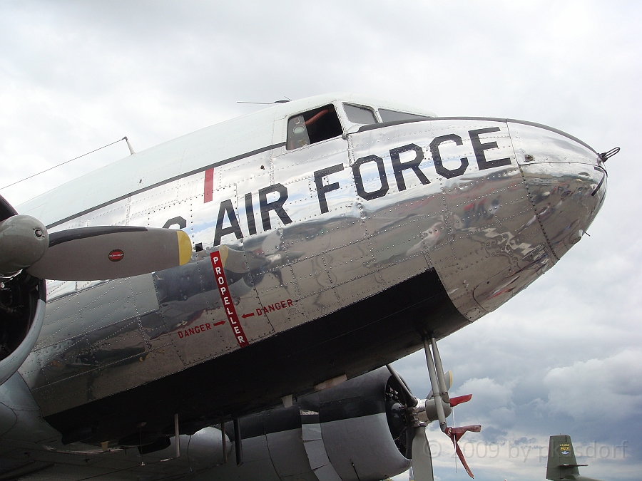 Willow Run Airshow [2009 July 18] 062.JPG - Scenes from the Thunder Over Michigan Air Show at Willow Run Airport